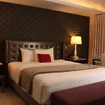 Hotel West Plaza