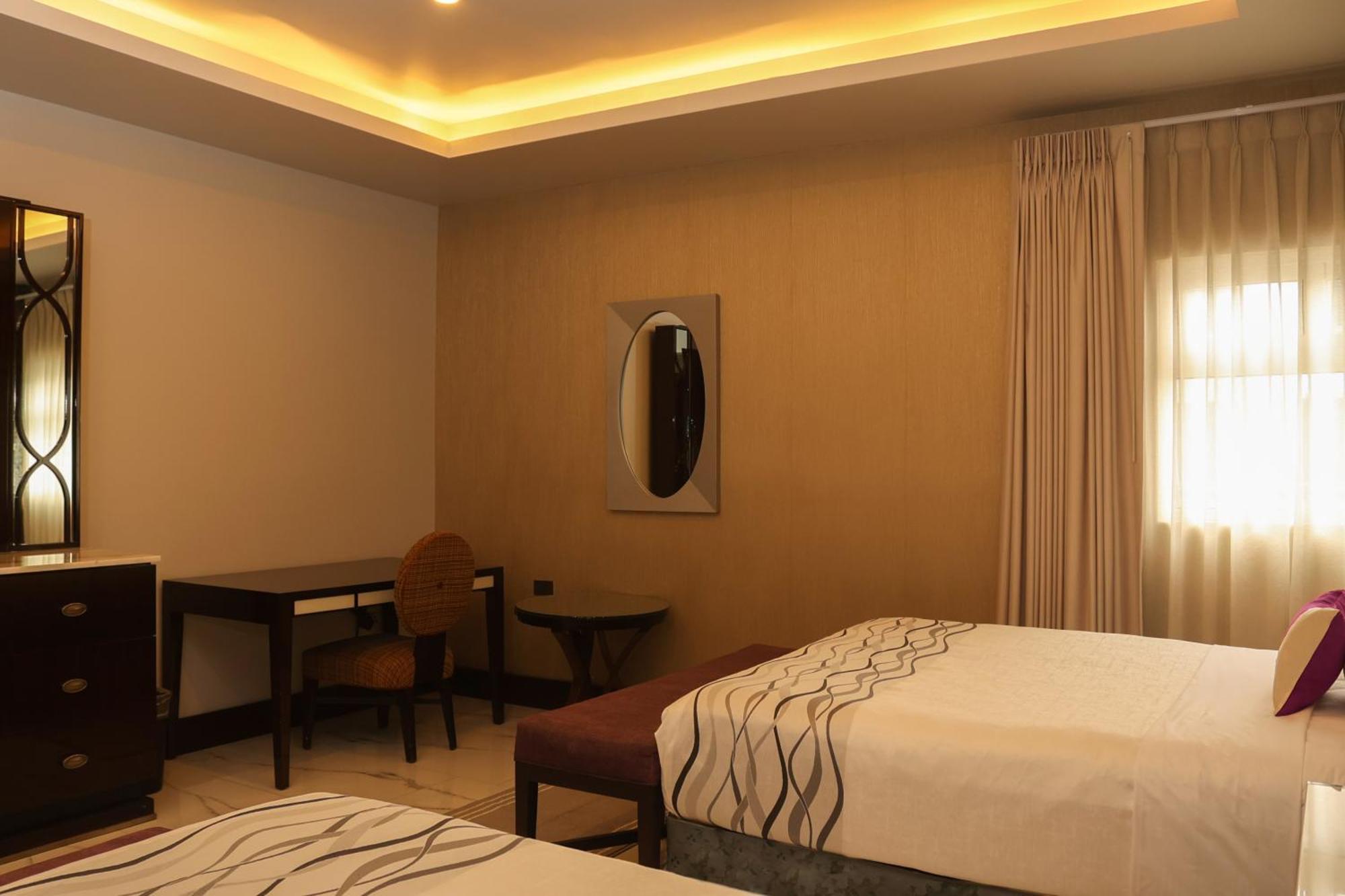 West Plaza Hotel