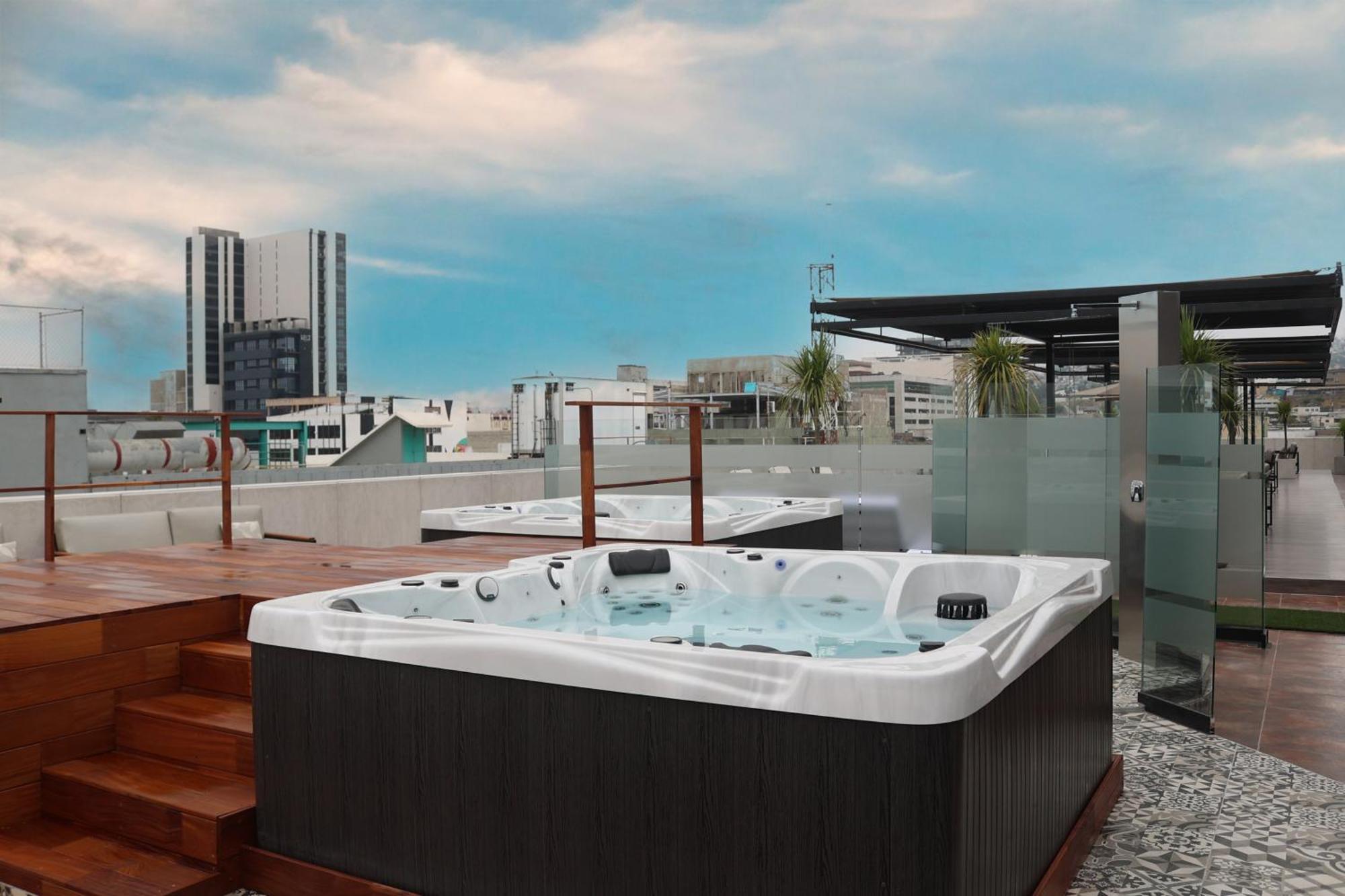 Hotel West Plaza 4*