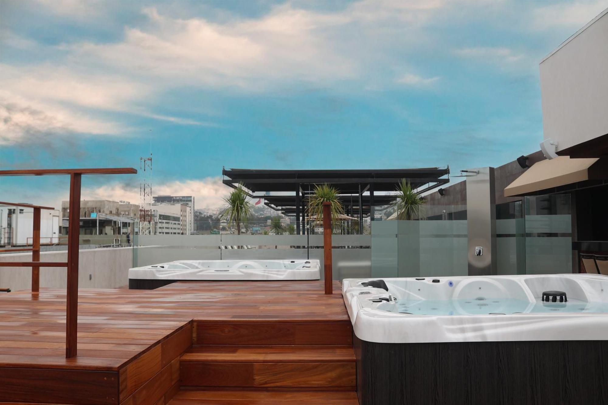 Hotel West Plaza 4*